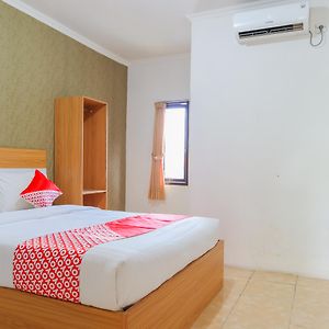 OYO 2547 Assirot Residence Near Medika Permata Hijau Hospital